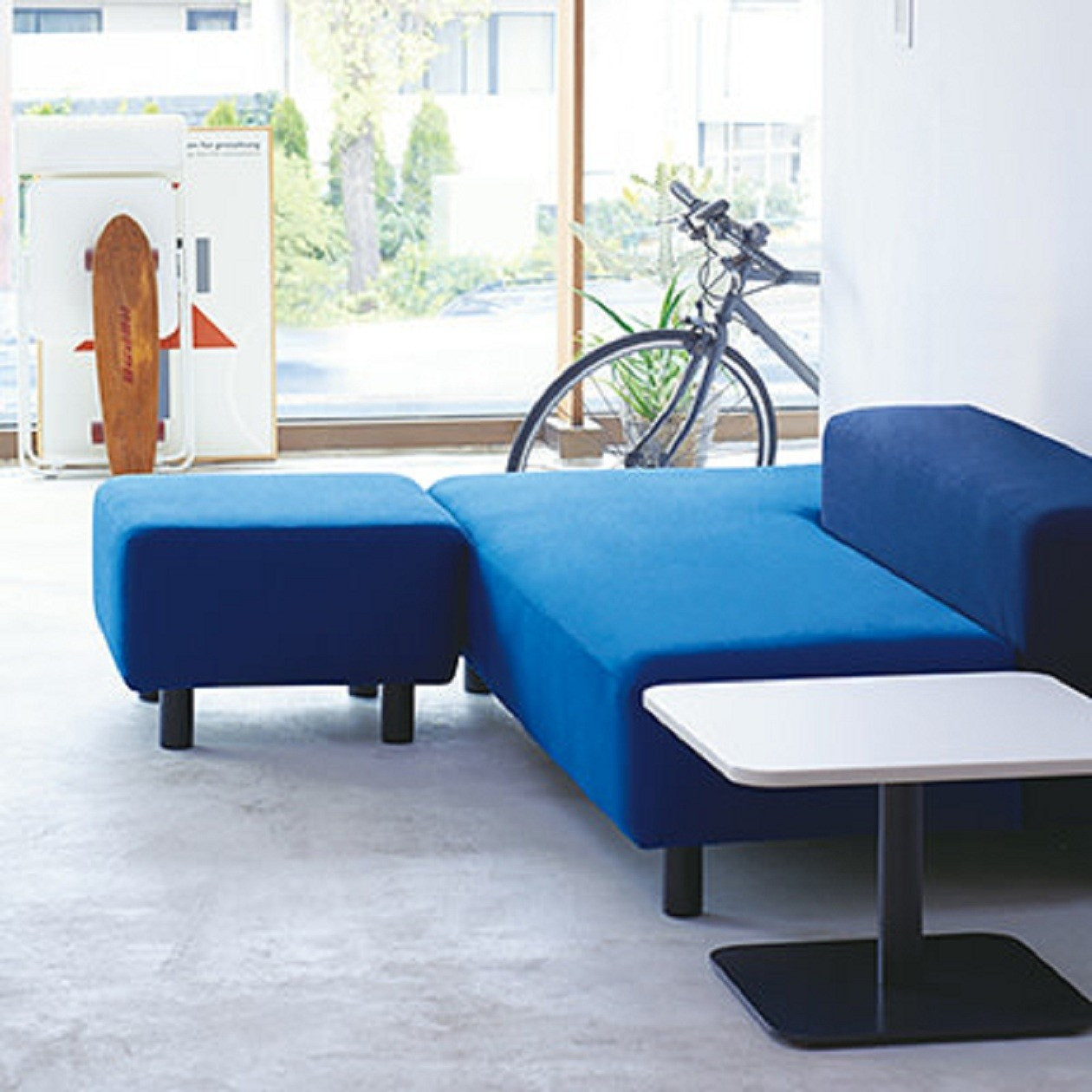 [Dostępny od ręki] Stolik niski melamina