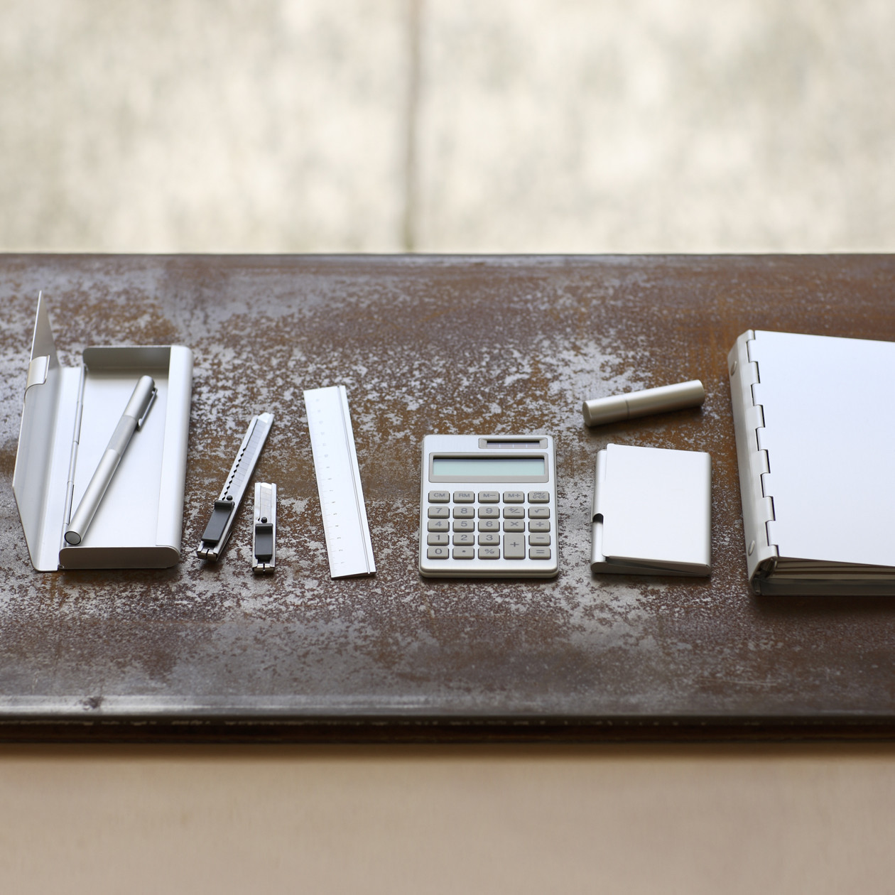 Piórnik z aluminium