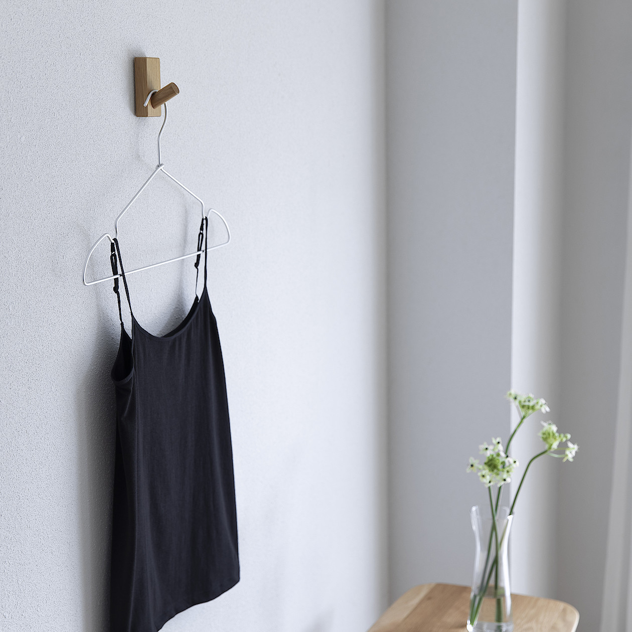 Wieszak profilowany aluminiowy 3szt