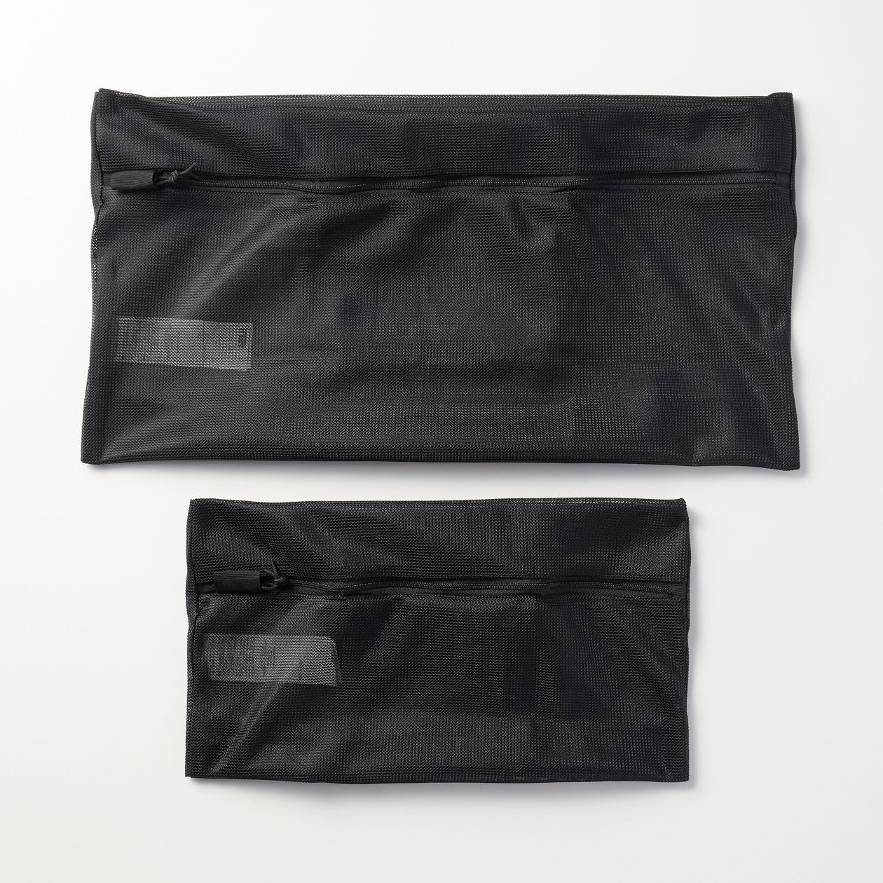 Pokrowiec na ubrania czarna siatka S