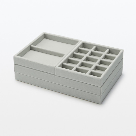 Wkład welurowy na biżuterię z 15 przegródkami S
