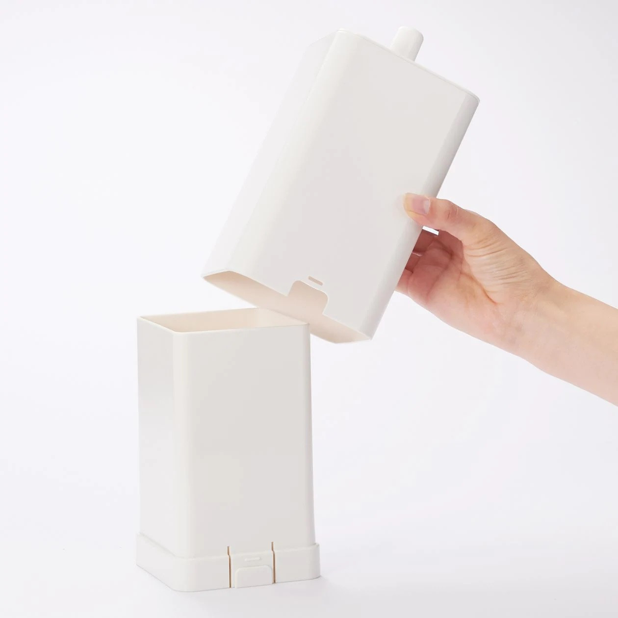 Kosz na śmieci łazienkowy