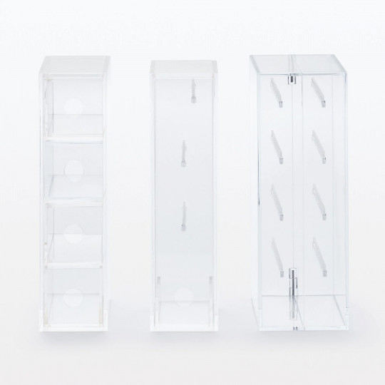 Gablota akrylowa z wieszakami na biżuterię