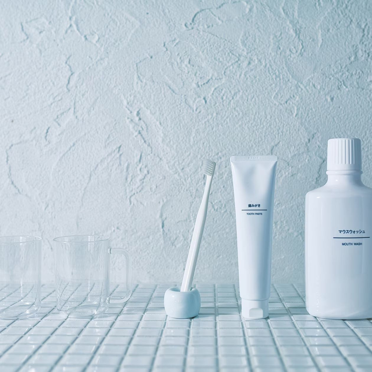 Stojak na szczoteczkę do zębów porcelanowy biały