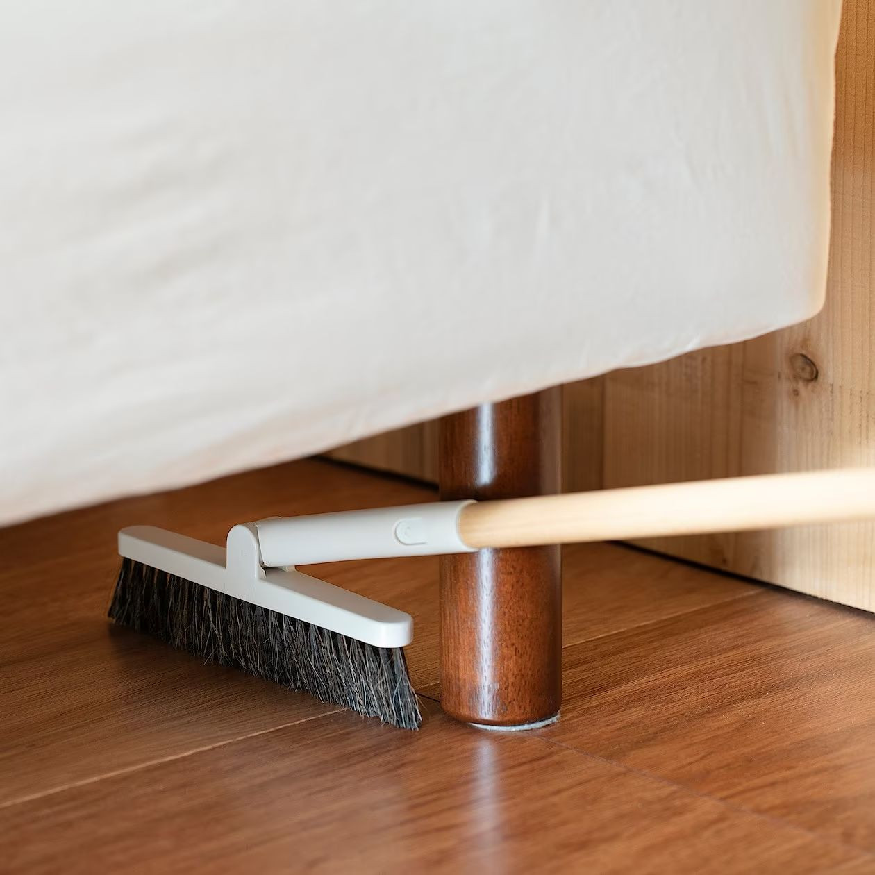 Szczotka do zamiatania ze składaną rączką