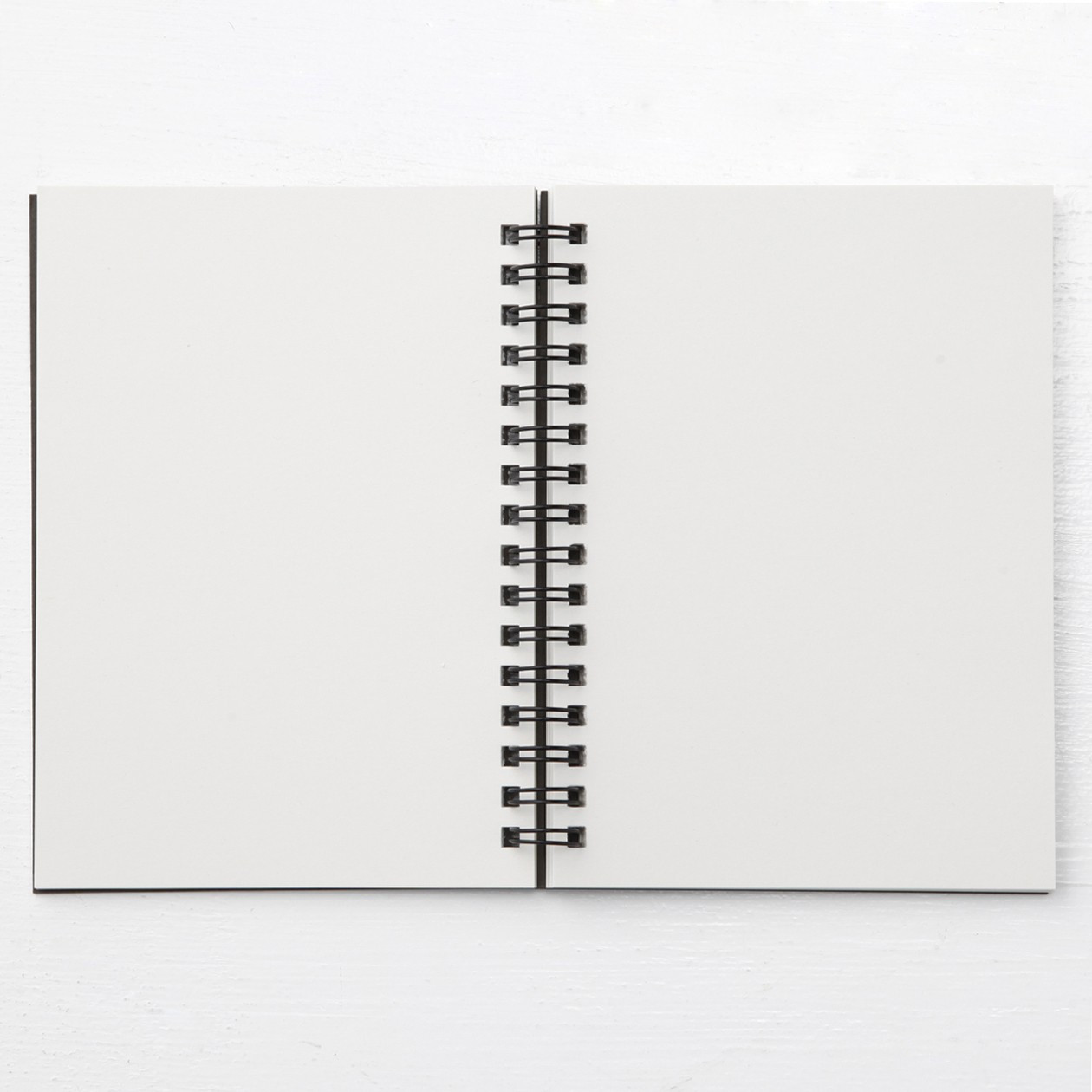 Kołonotatnik gładki 80 kartek B6 czarny