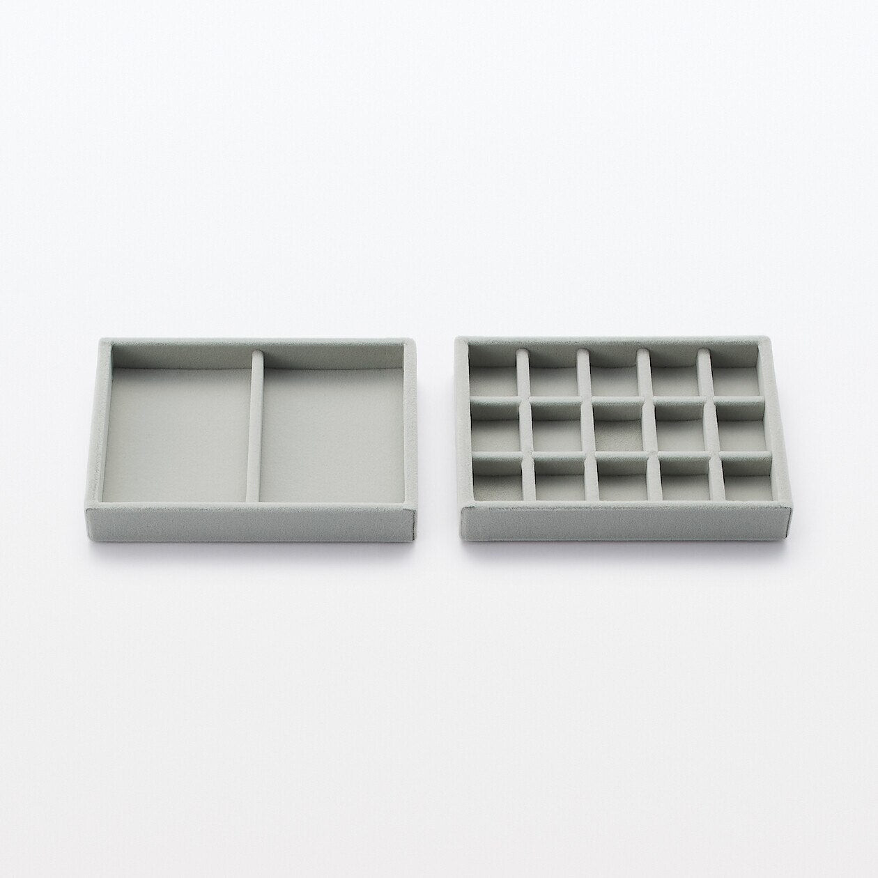 Wkład welurowy na biżuterię z 2 przegródkami S