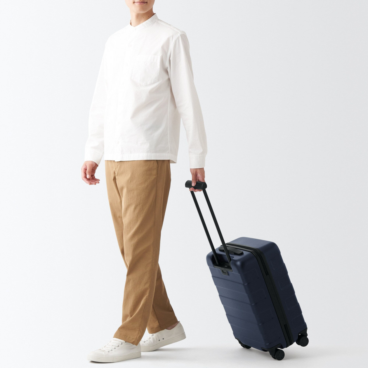 Walizka twarda z poliwęglanu 36l granatowa