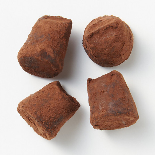 Trufle z płatkami solonego karmelu 100g