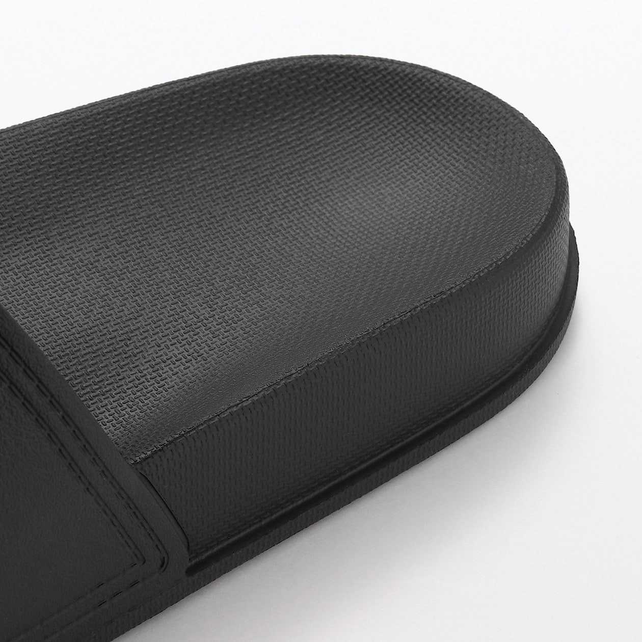 Klapki profilowane czarne