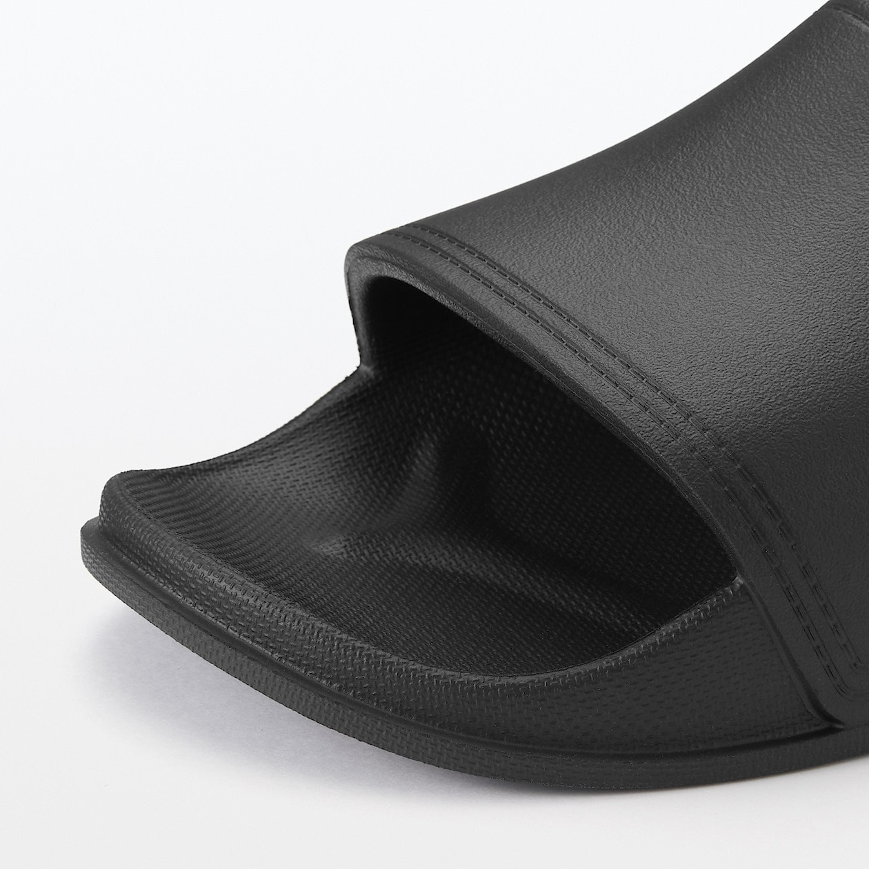 Klapki profilowane czarne