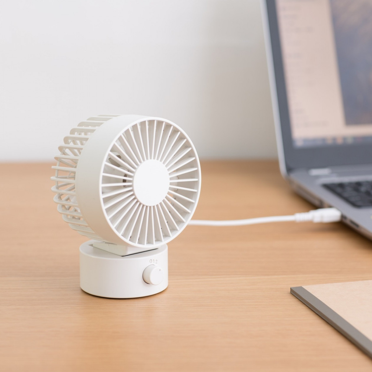Wiatraczek USB cichy biały