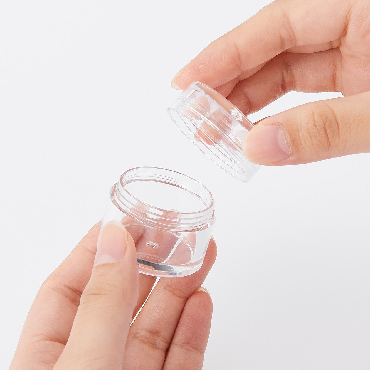 Pojemnik na tabletki akrylowy mały