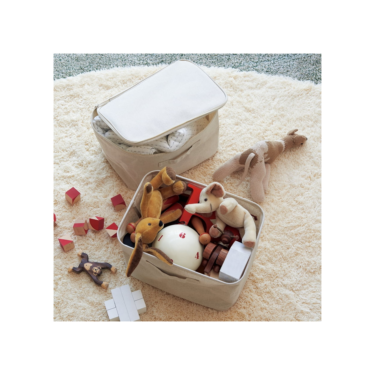 Pojemnik poliester-len średni 37x26x26cm