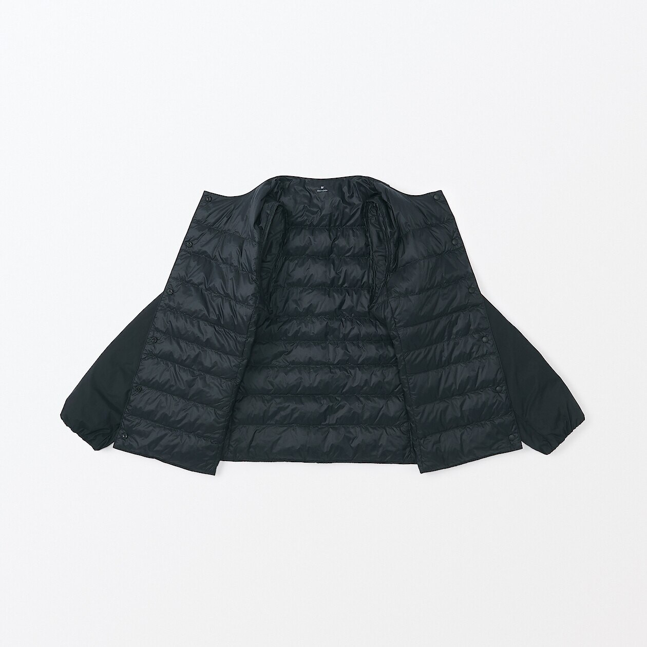 Lekka kurtka puchowa bez kołnierza czarna