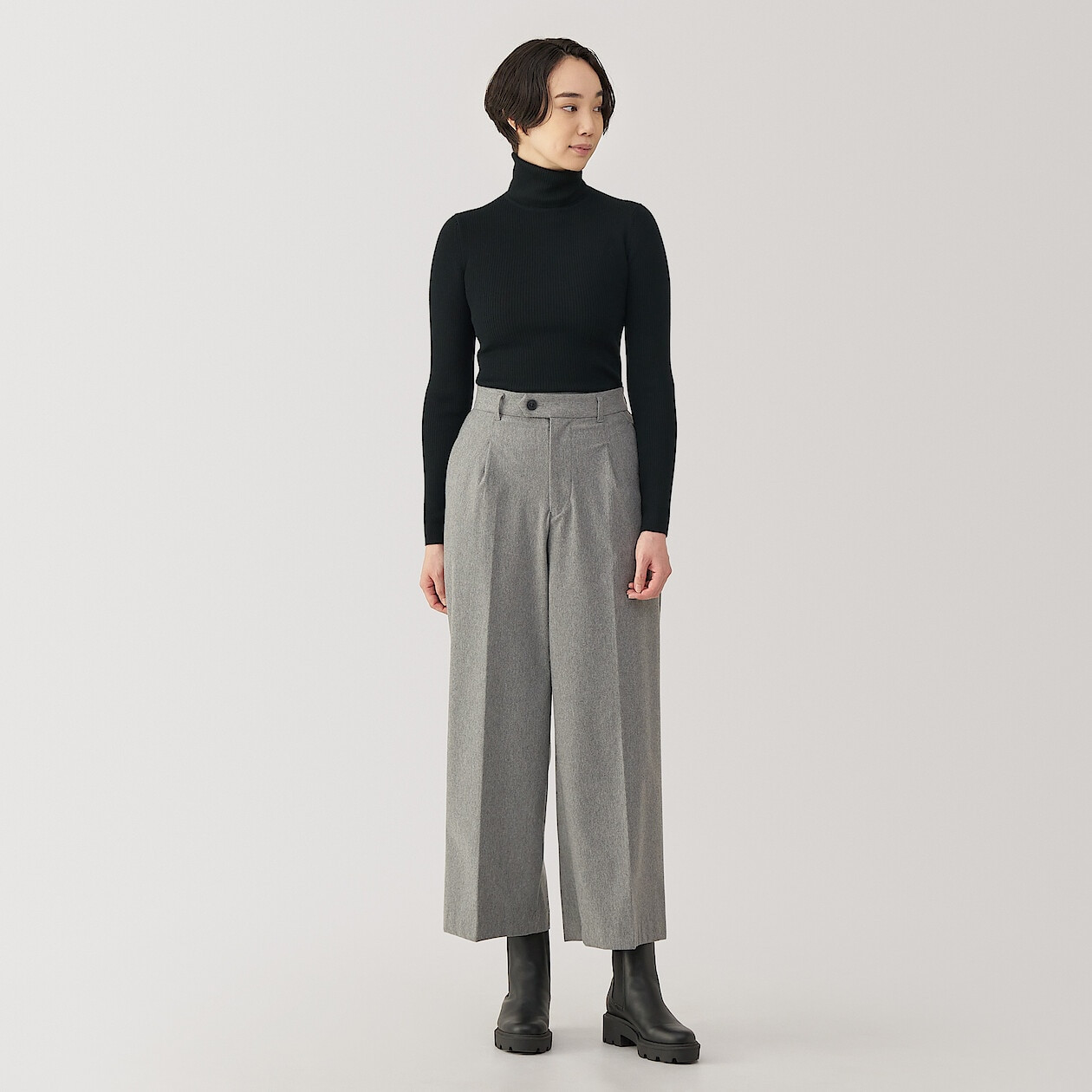 Golf wełniany prążkowany czarny