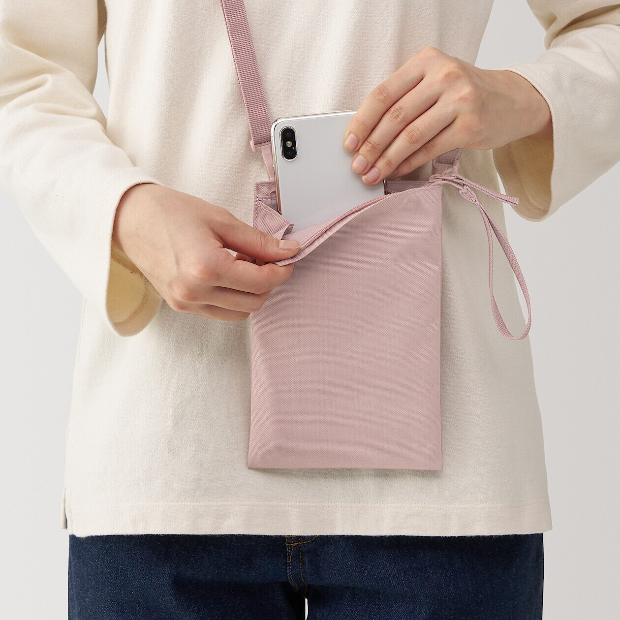 Saszetka cross body wodoodporna różowa