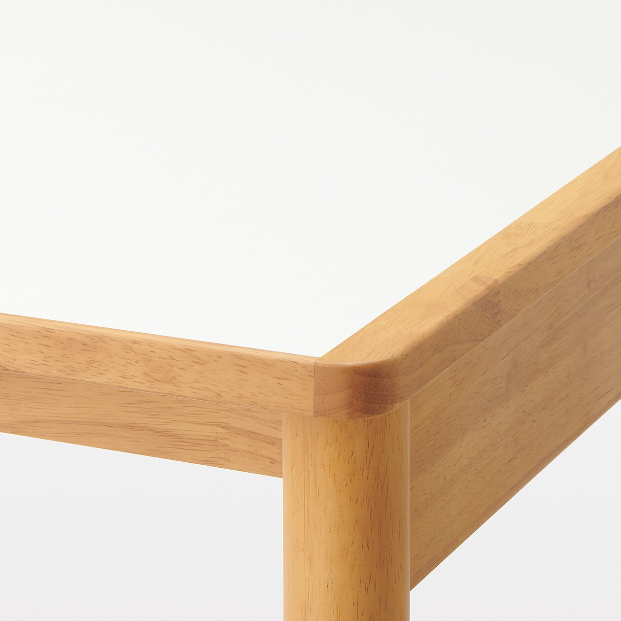 Stół z drewna kauczukowego z blatem melaminowym 70x70cm