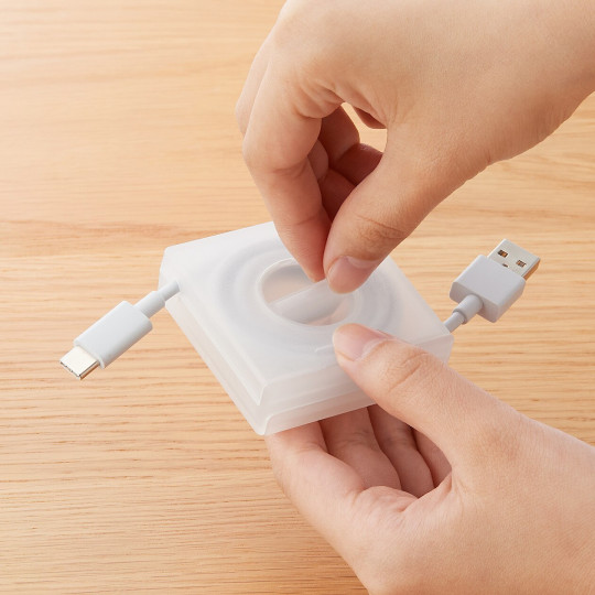 Organizer do kabli / słuchawek z podstawką do telefonu PP