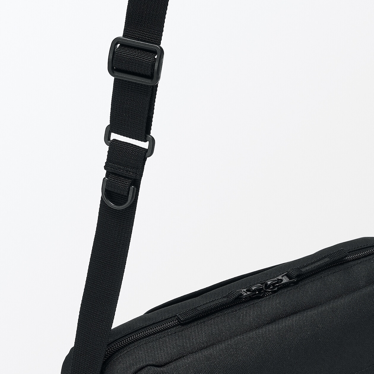 Torebka listonoszka czarna