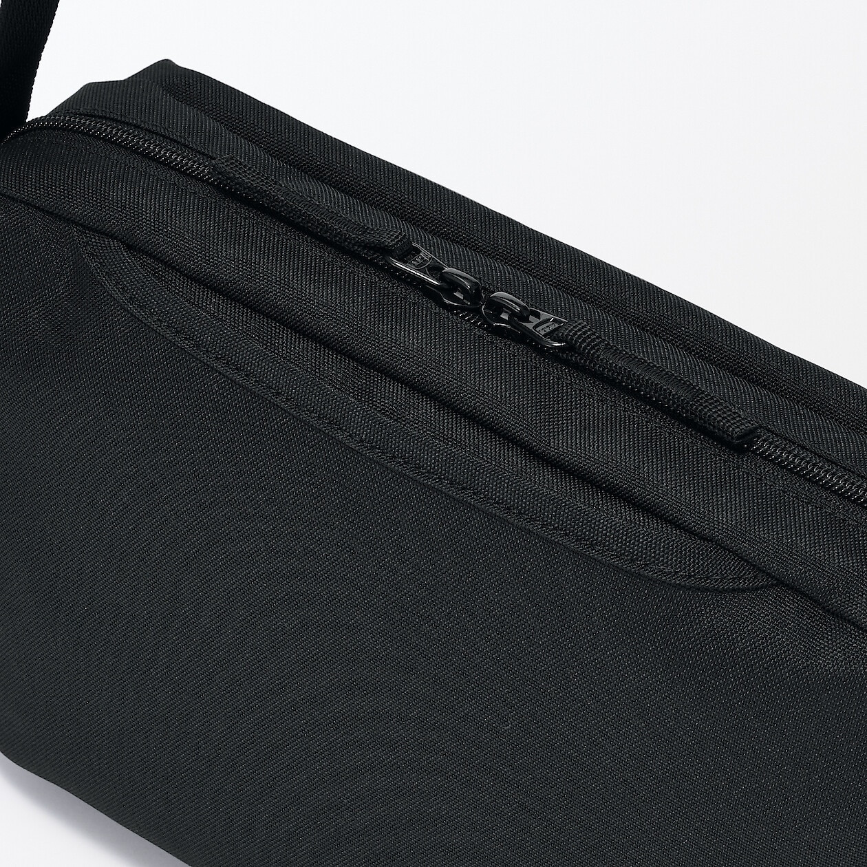 Torebka listonoszka czarna