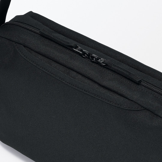 Torebka listonoszka czarna