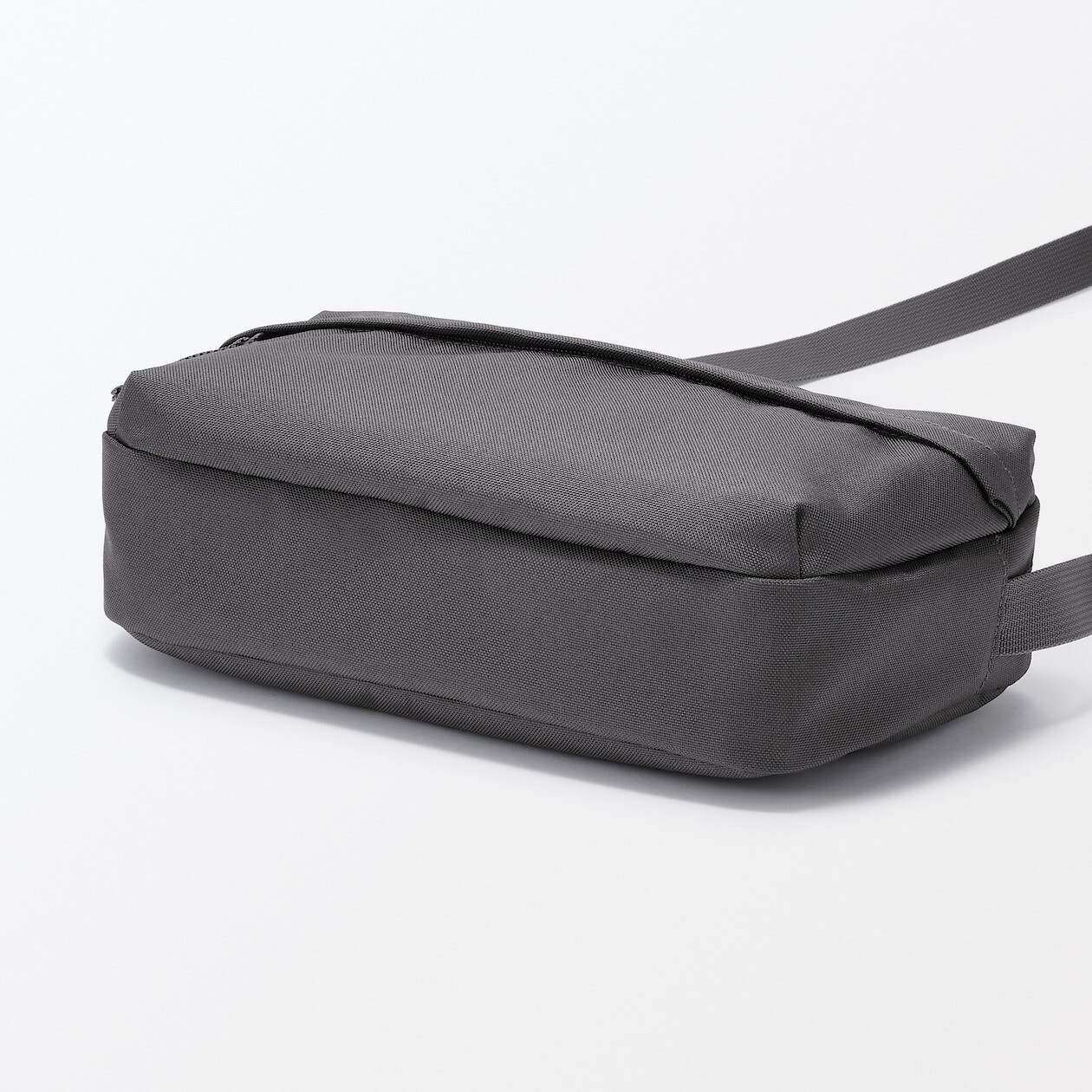 Torebka listonoszka grafitowa