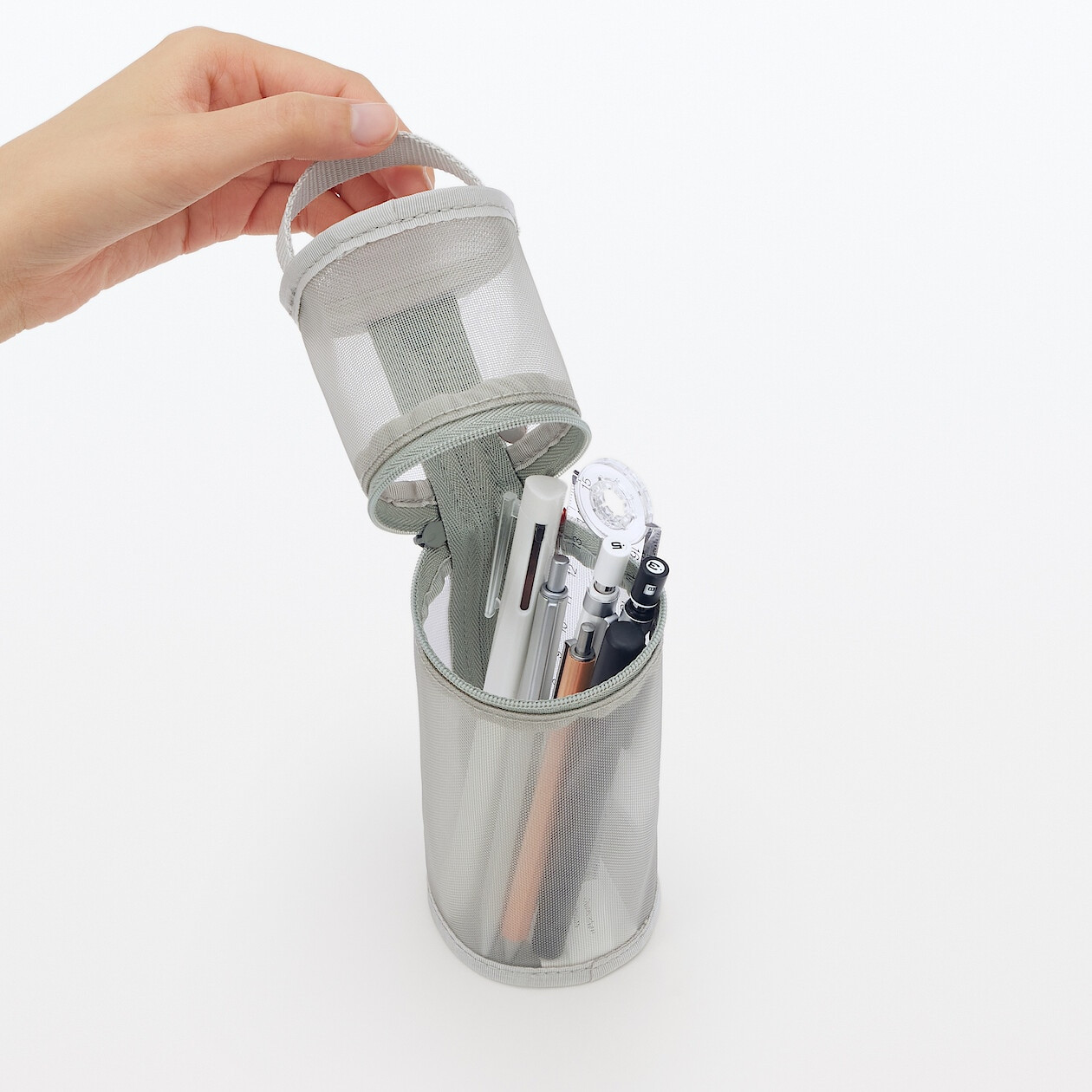 Piórnik okrągły z nylonowej siatki szary