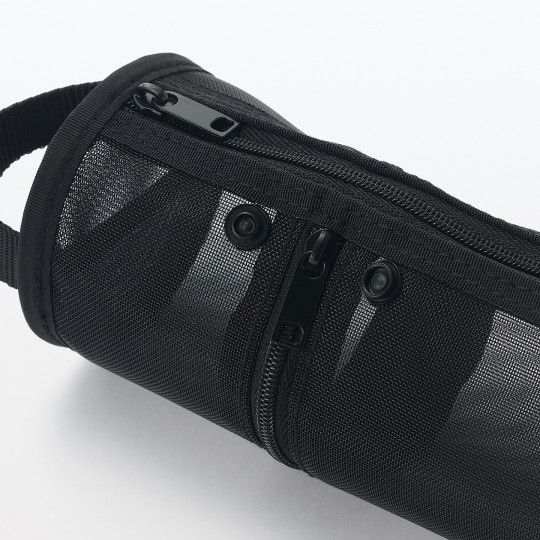 Piórnik okrągły z nylonowej siatki czarny