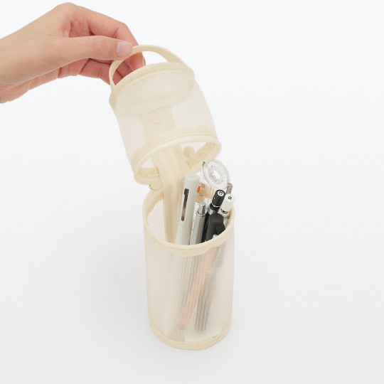 Piórnik okrągły z nylonowej siatki kremowy