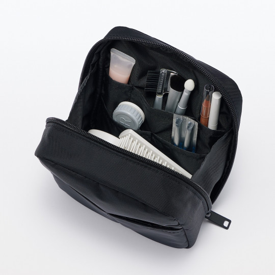 Kosmetyczka nylonowa kwadratowa czarna