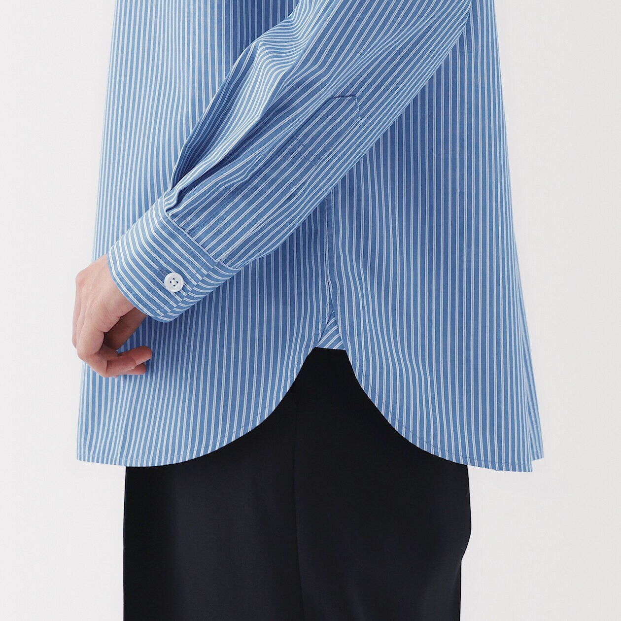 Koszula z bawełny organicznej w paski niebieska