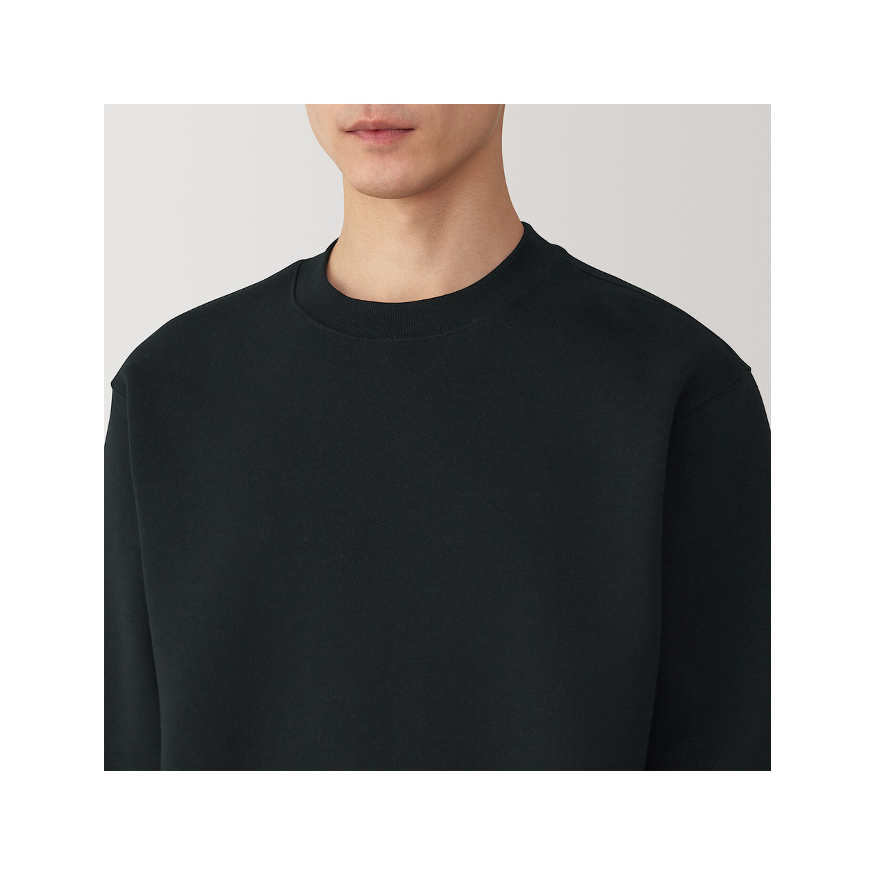 Bluza z dekoltem C czarna