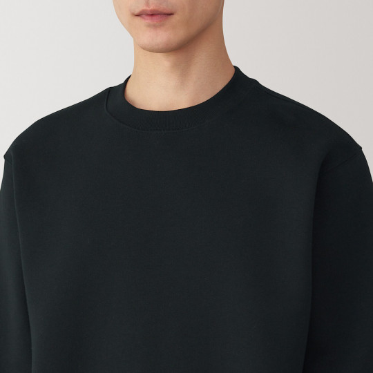 Bluza z dekoltem C czarna