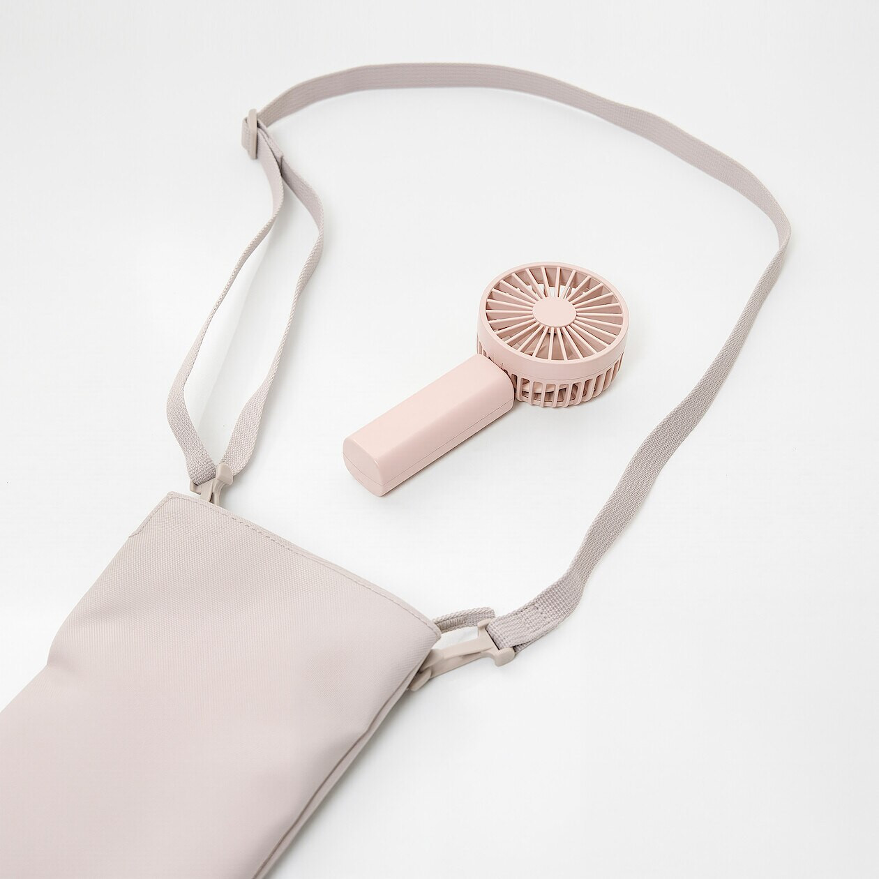 Wiatraczek USB podróżny różowy