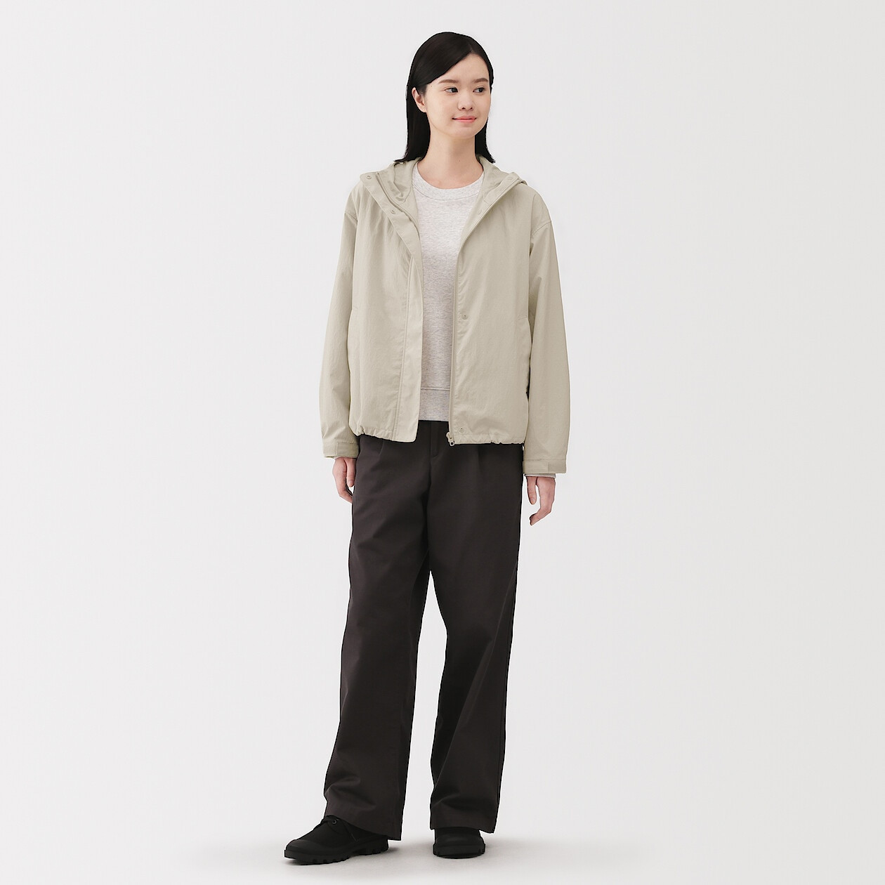 Kurtka wiatrówka kremowa