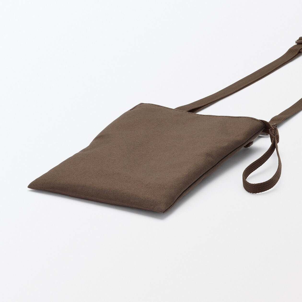 Saszetka cross body wodoodporna brązowa