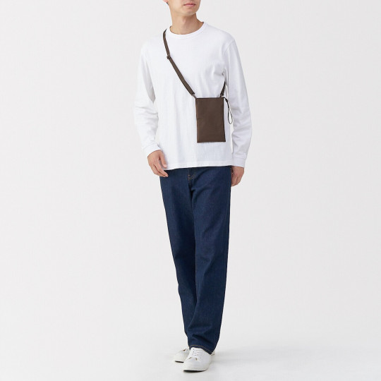 Saszetka cross body wodoodporna brązowa