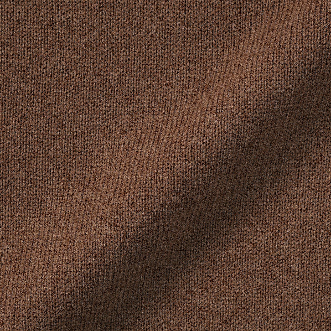 Sweter wełniany z dekoltem C camel