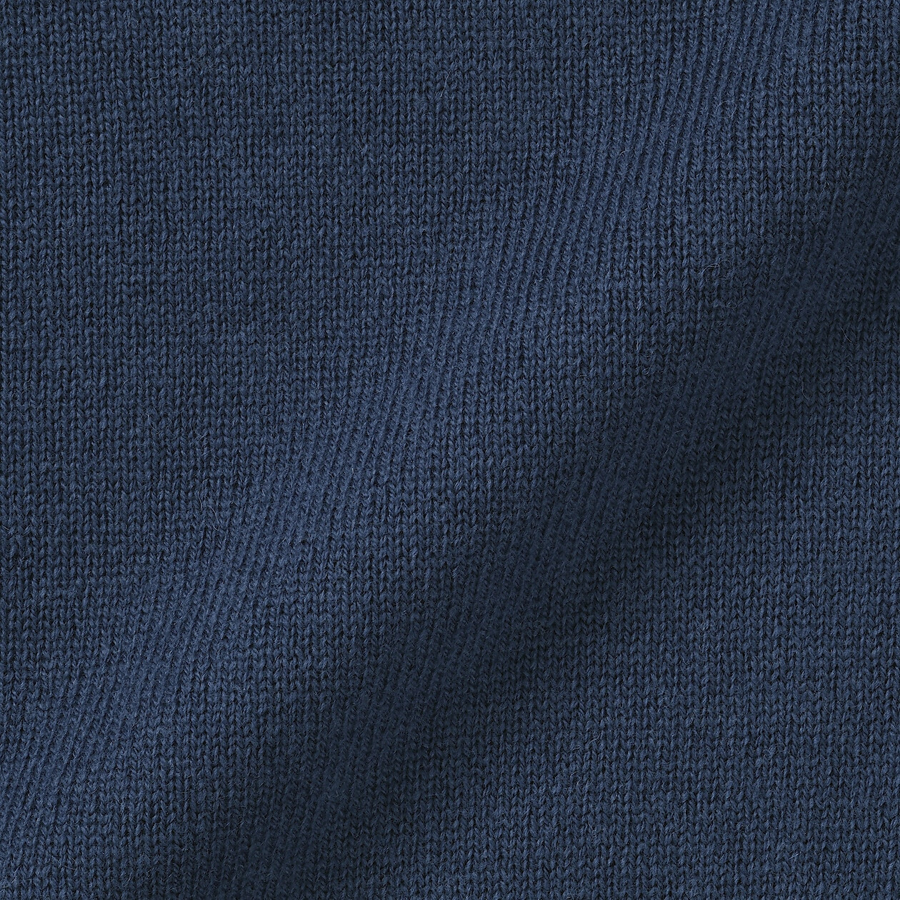 Sweter wełniany z dekoltem C niebieski