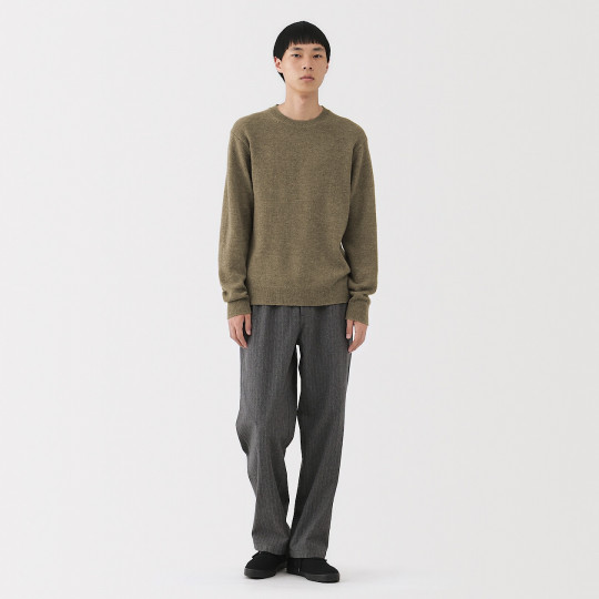 Sweter wełniany z dekoltem C khaki