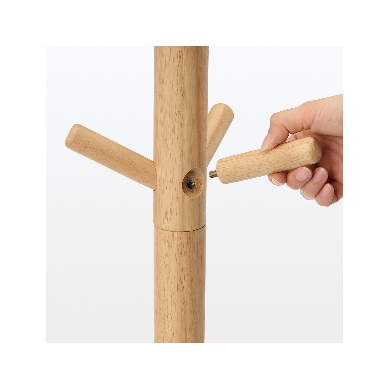 Wieszak na ubrania z drewna bukowego