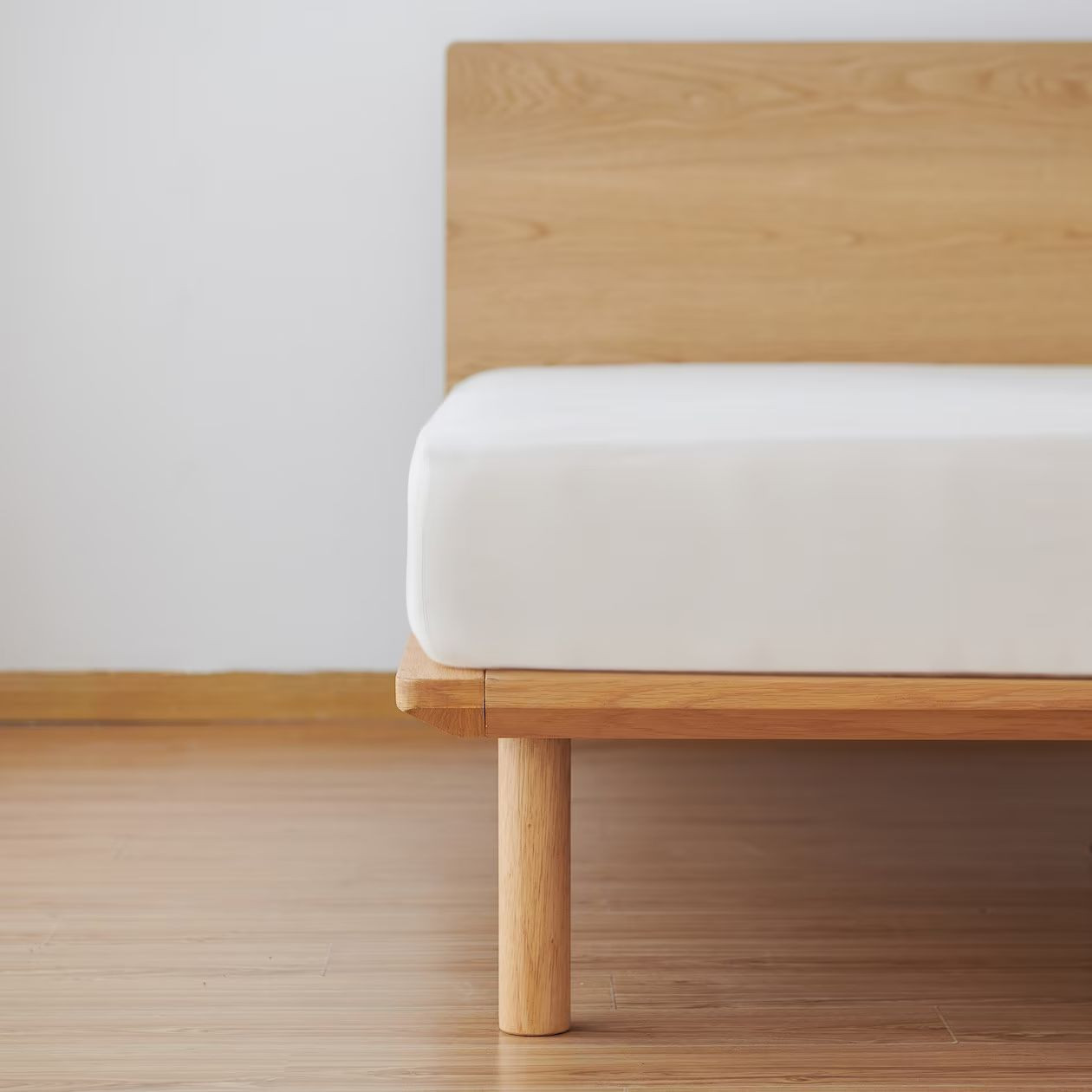 [Dostępny od ręki] Łóżko systemowe pojedyncze z wezgłowiem 103 x 202 cm dąb