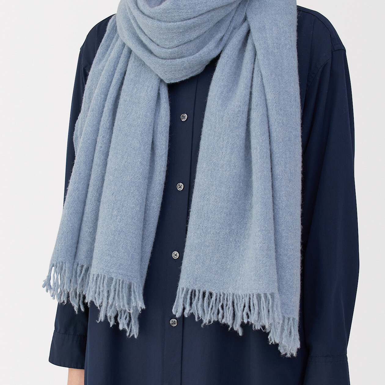 Szal wełniany niebieski