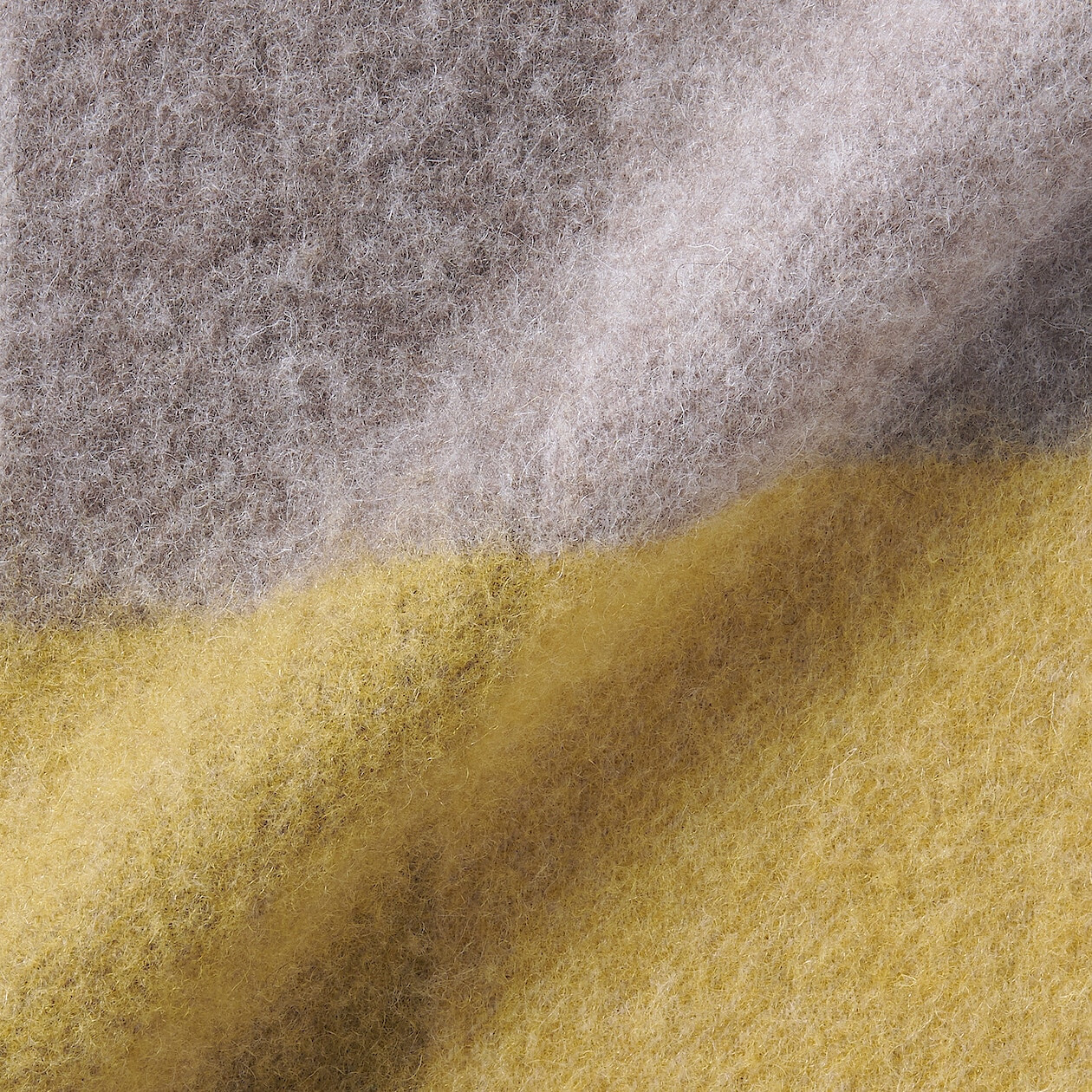 Szal wełniany w kratę brązowy