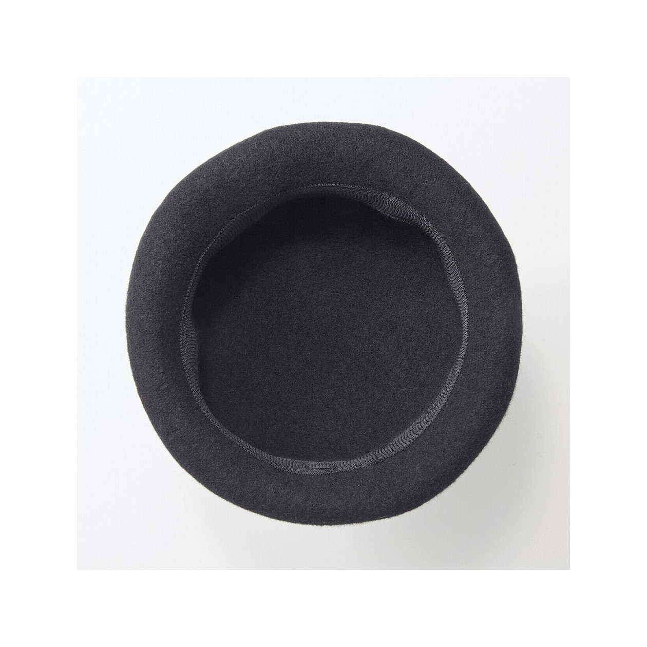 Beret wełniany czarny