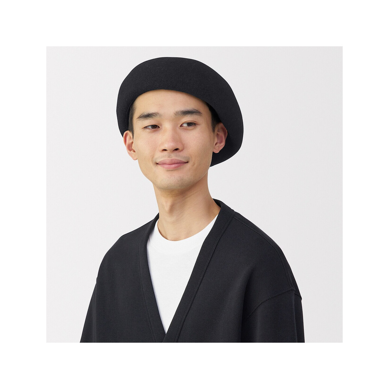 Beret wełniany czarny