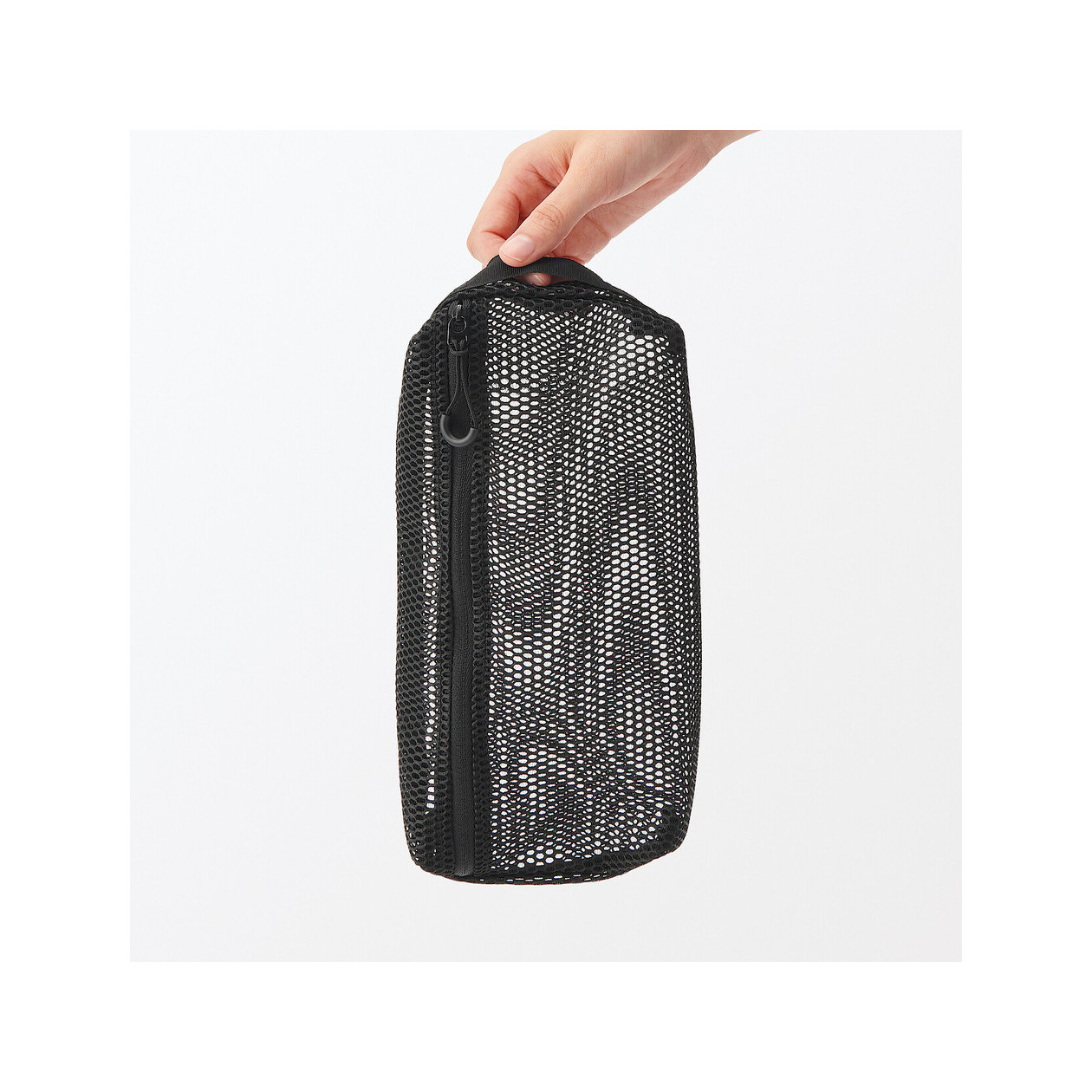 Saszetka z miekkiej siatki czarna M