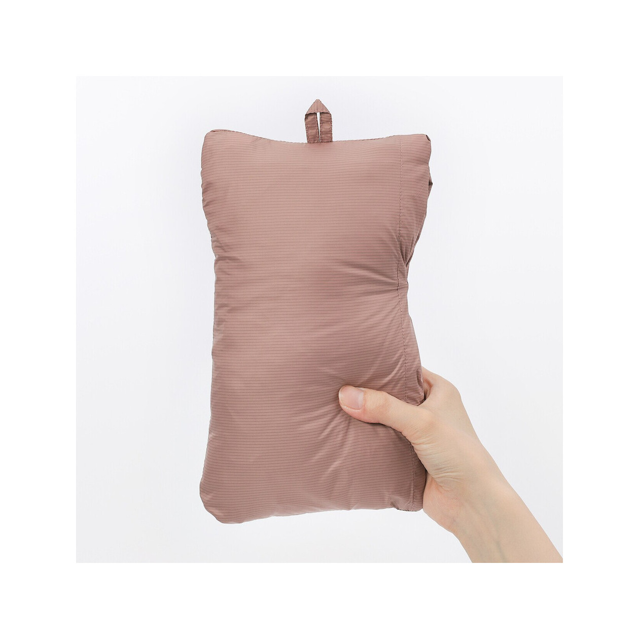 Lekka kurtka puchowa bez kołnierza beżowa