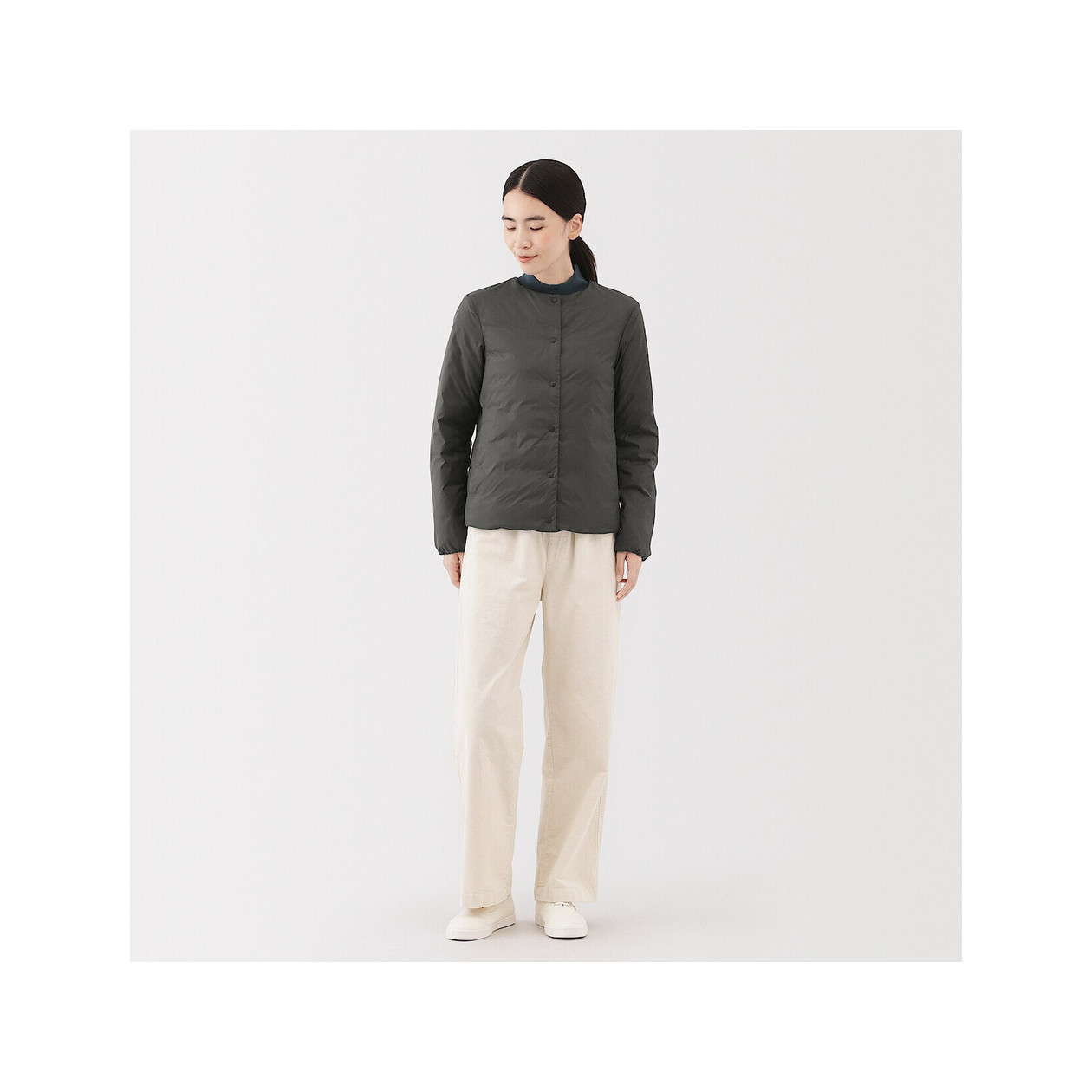 Lekka kurtka puchowa bez kołnierza brązowa